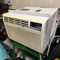 Works GREAT!!! LG Air Conditioner. 12,000 BTU!!! 