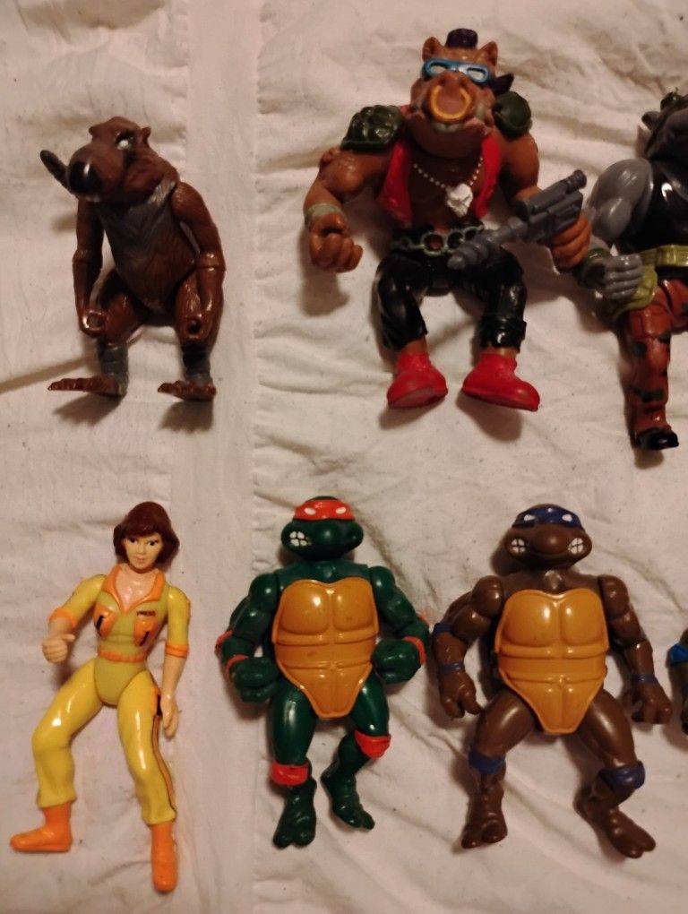 Lot Of 10 TMNT Action Figures