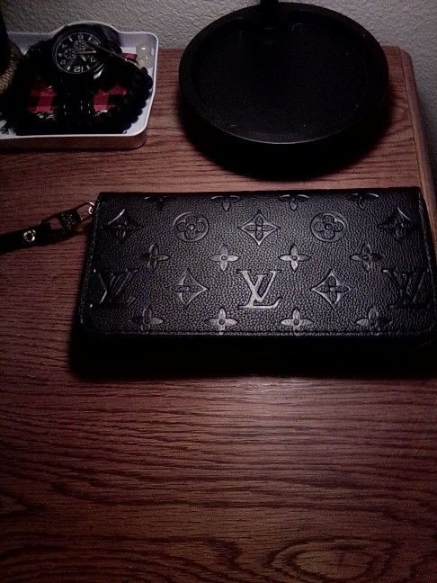 Louis Vuitton Zippy Wallet