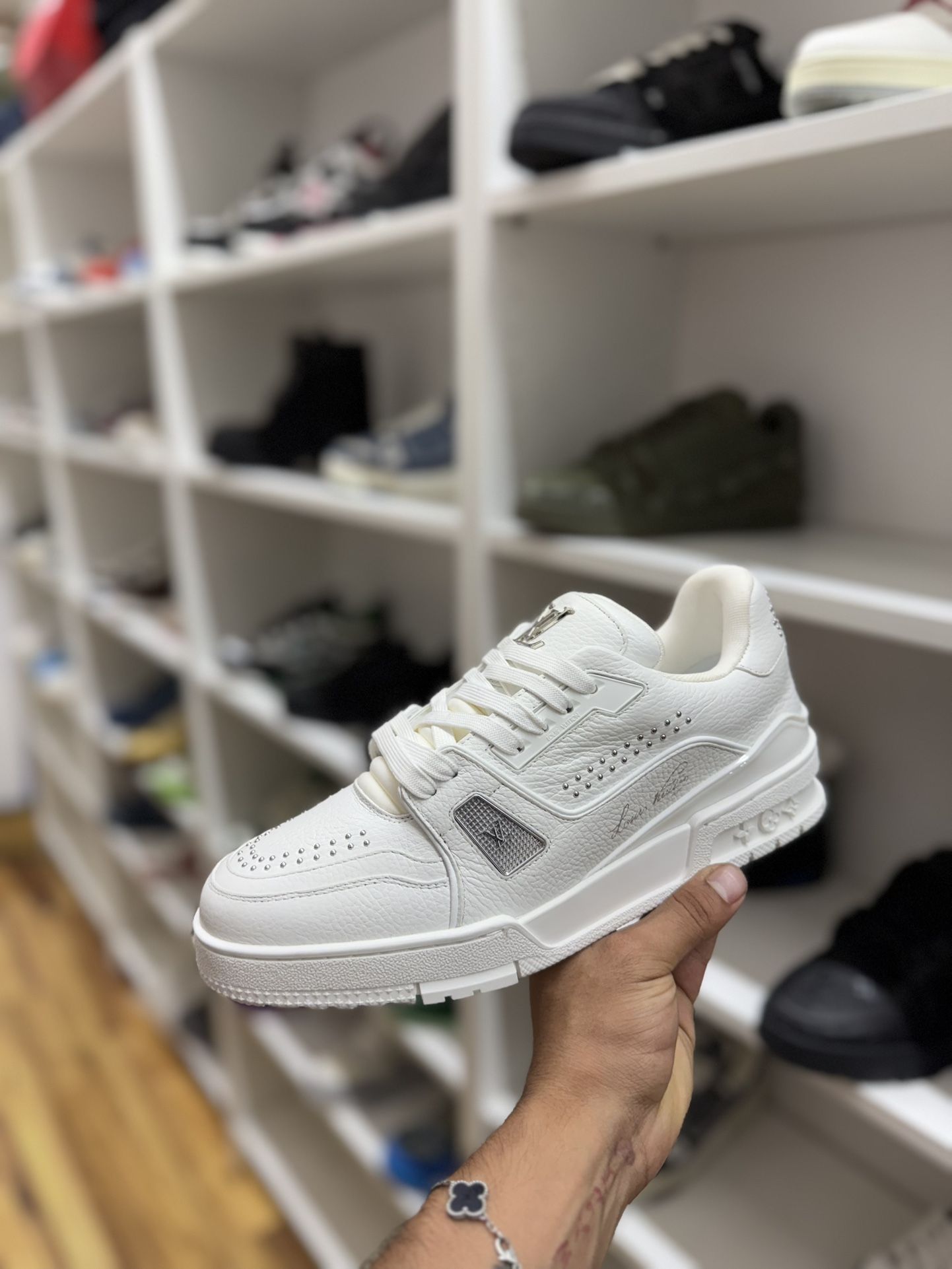 Lv Trainer