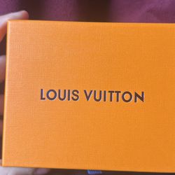 Louis Vuitton Wallet (LV)