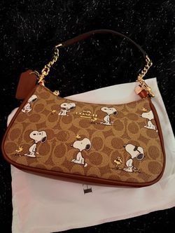 Coach x Peanuts Snoopy Signature Shoulder Bag