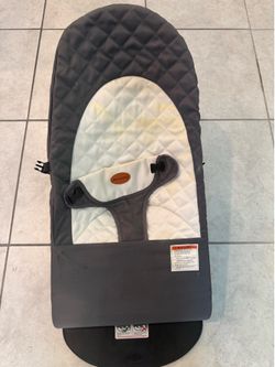 Mommy hug bouncer