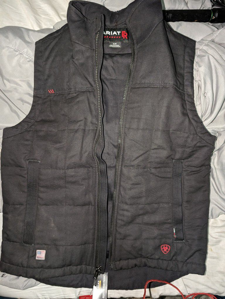 Men's Ariat FR (Fire Resistant) Vest Size M (Brand New)