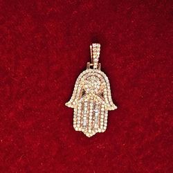 Elegant Hamsa Pendant 10K Yellow Gold 1.00 ctw Diamond