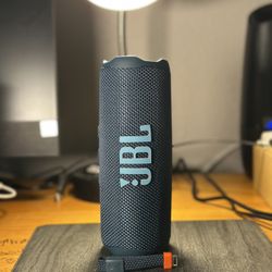 Bluetooth Speaker (Blue) Shipping only 