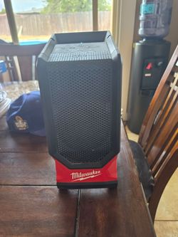 Milwaukee Bluetooth speaker