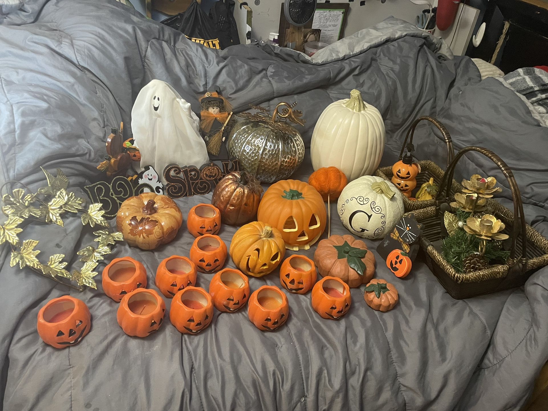 Halloween/ Fall Decor Lot