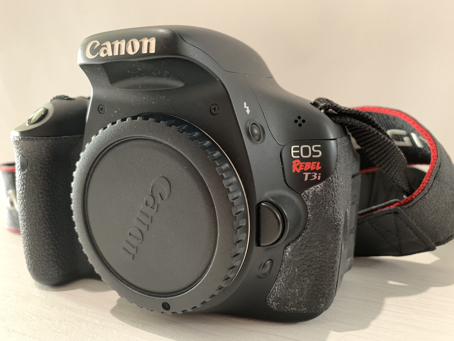Canon t3i (body only)