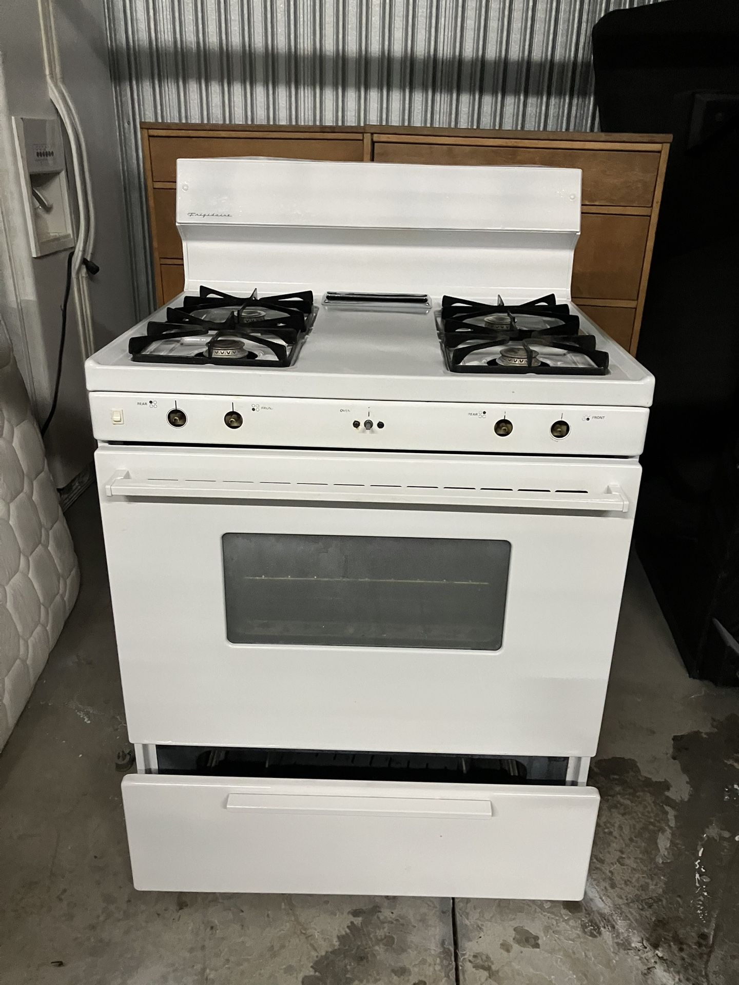 Frigidaire Gas Stove
