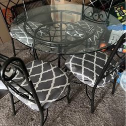 Round Dining TABLE 48”