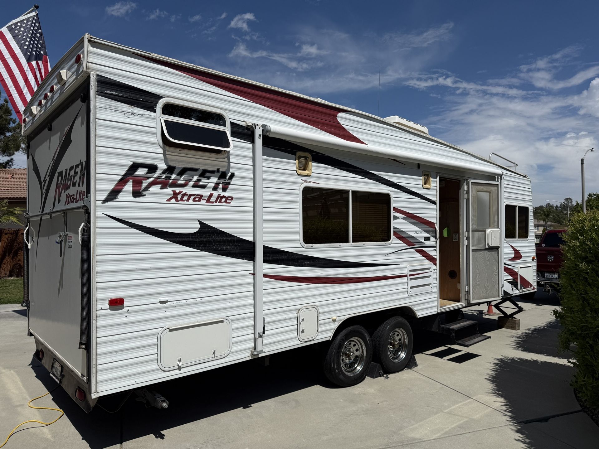 2005 Rage’n Xtra Lite Toy Hauler FS2500