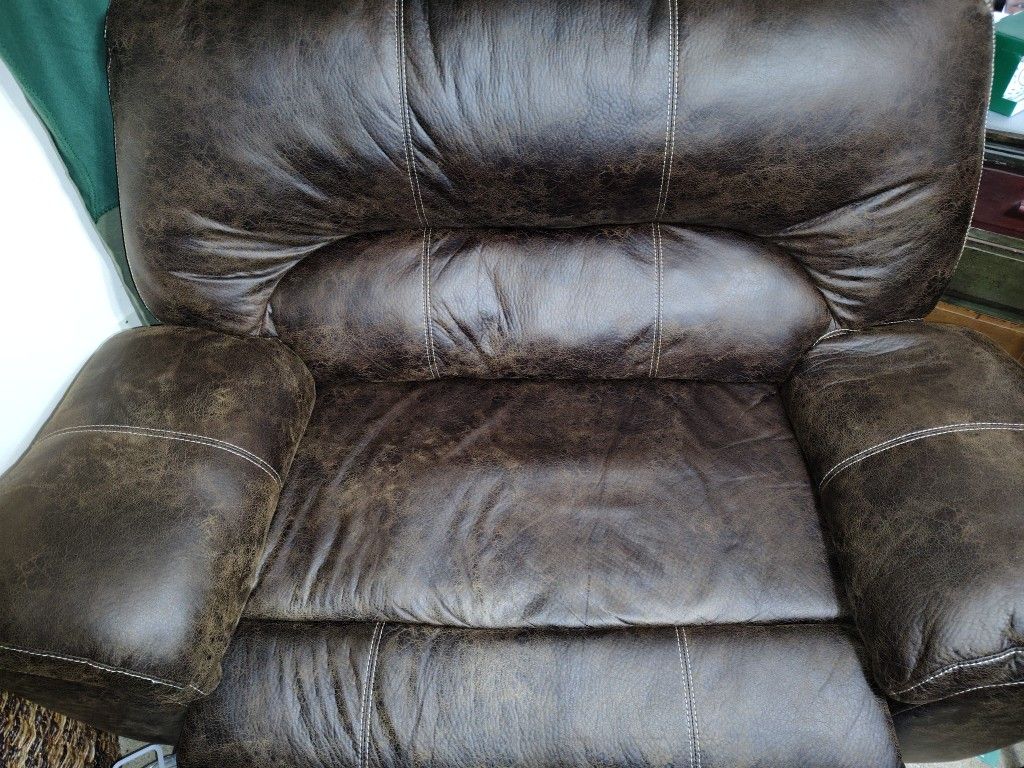 LOVE SEAT