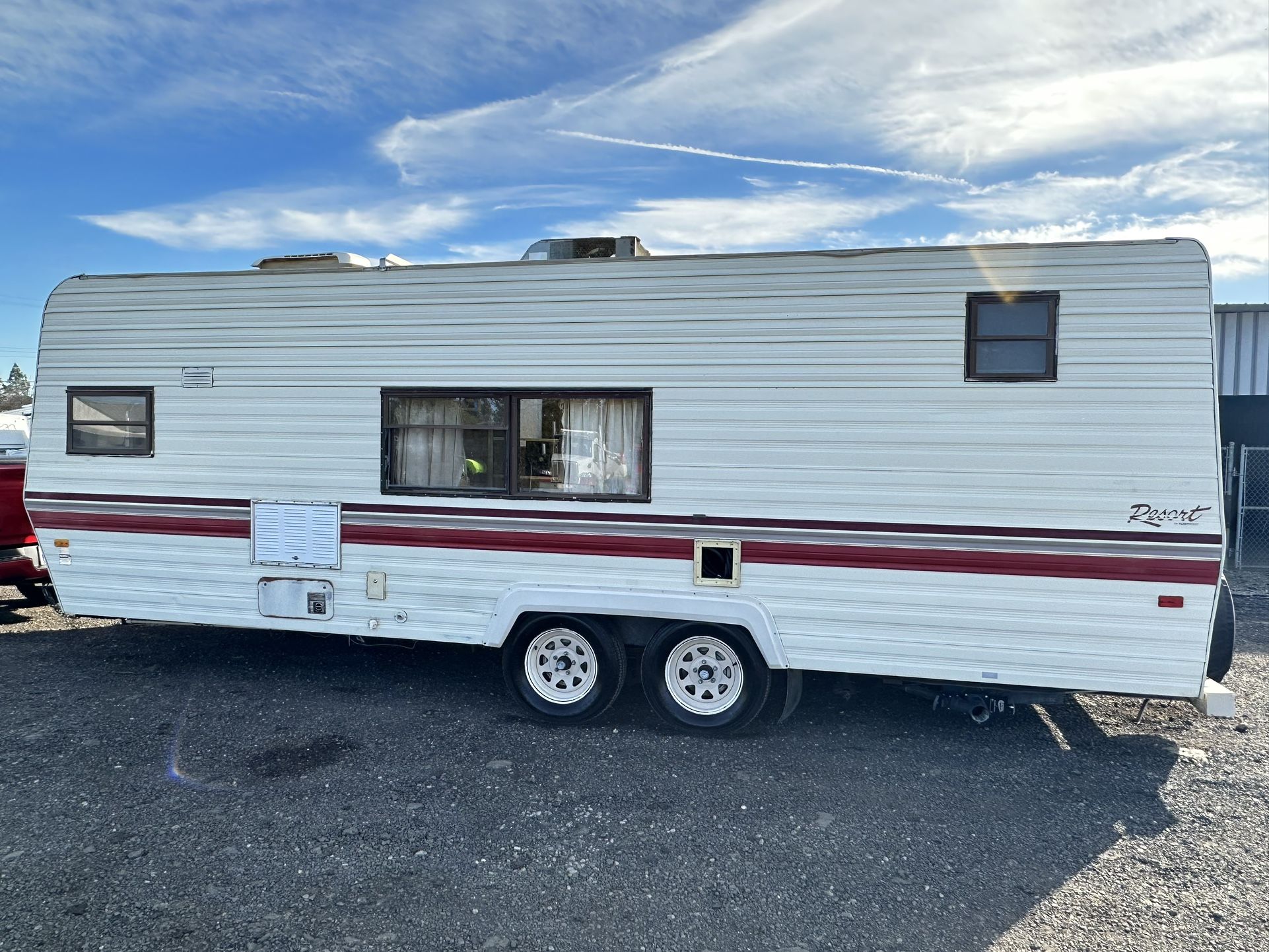 1988 Resort 24’ Sleeps 6