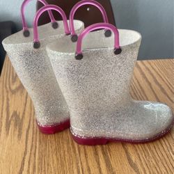 GIRL RAIN  LIGHTS UP BOOTS  SIZE  9/10  GOOD COND. WEAR COUPLE OF TIMES