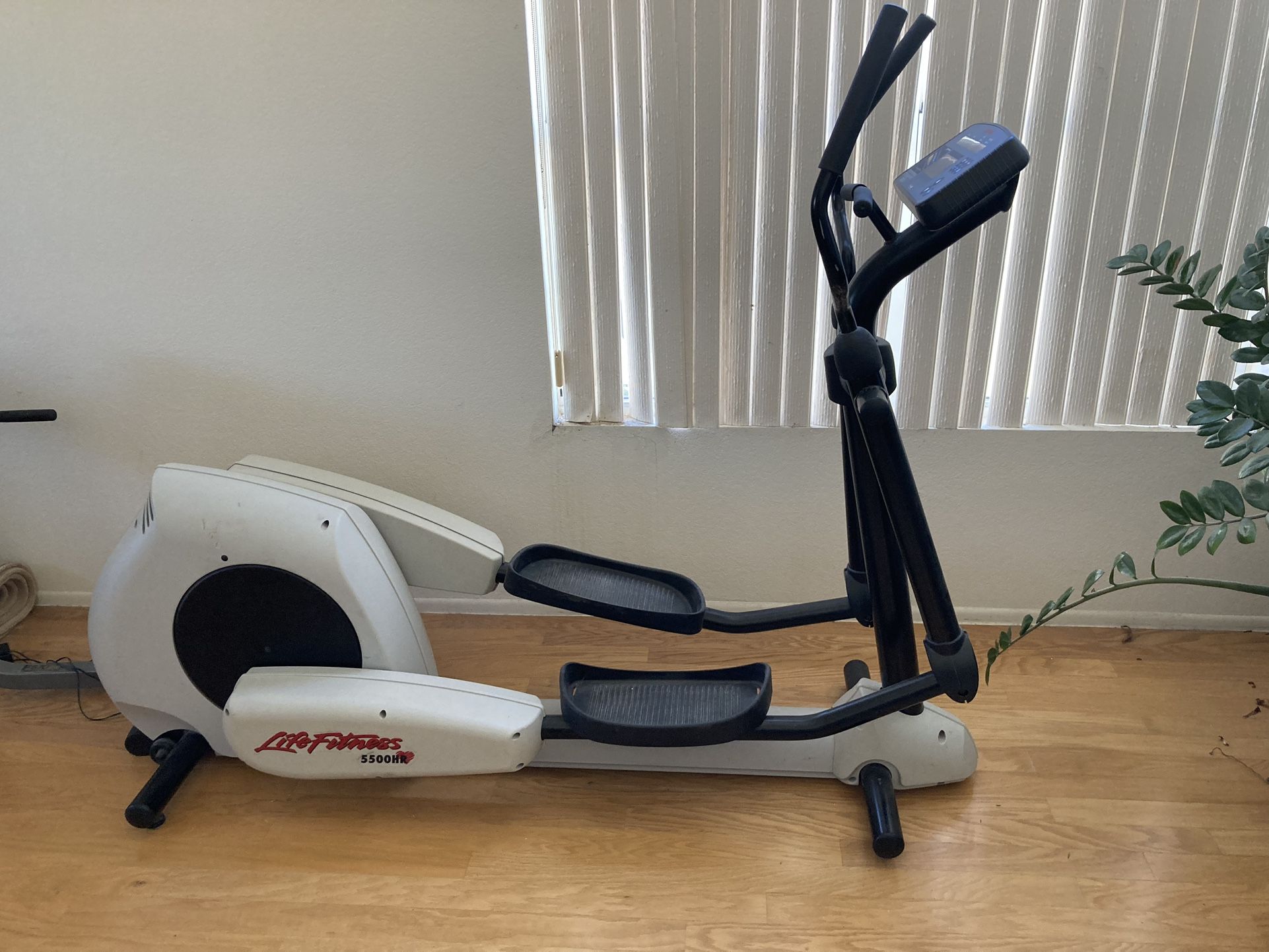 Life Fitness Elliptical 