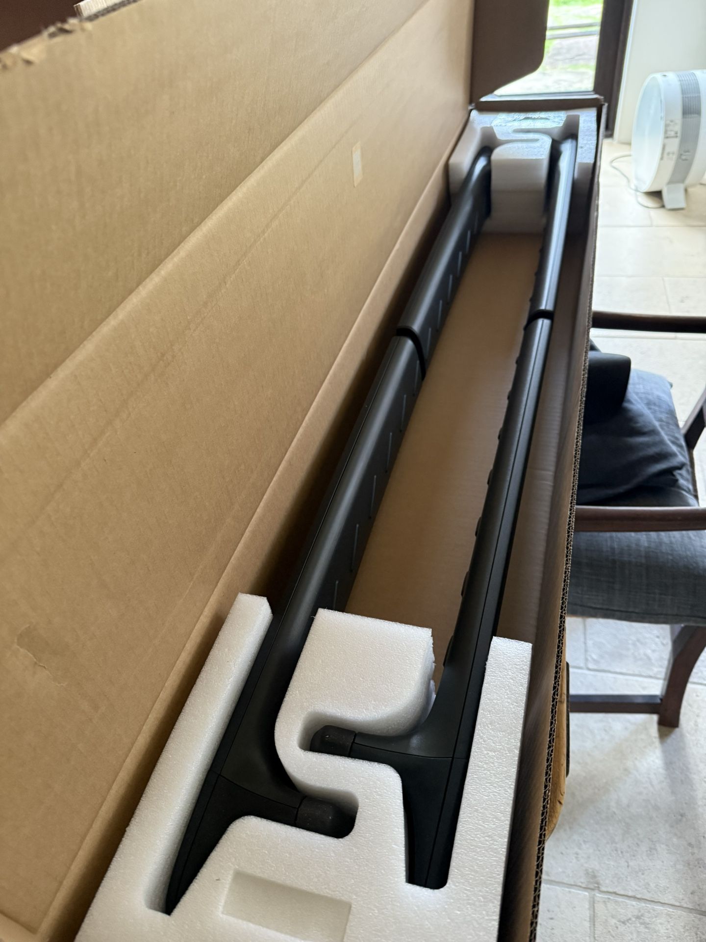 Rivian Crossbar Black New