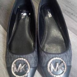 Like New Michael Kors Black Ballerina Style Loafers

