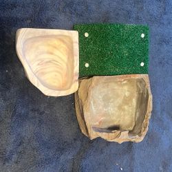 water/food Dish And Hide