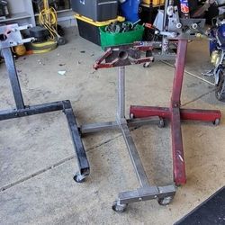 3 Engine Stands