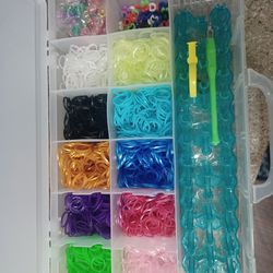 Girls bracelet Maker (Rainbow Loom )        Brand New Unicorn Journal.      & Rainbow Craft 