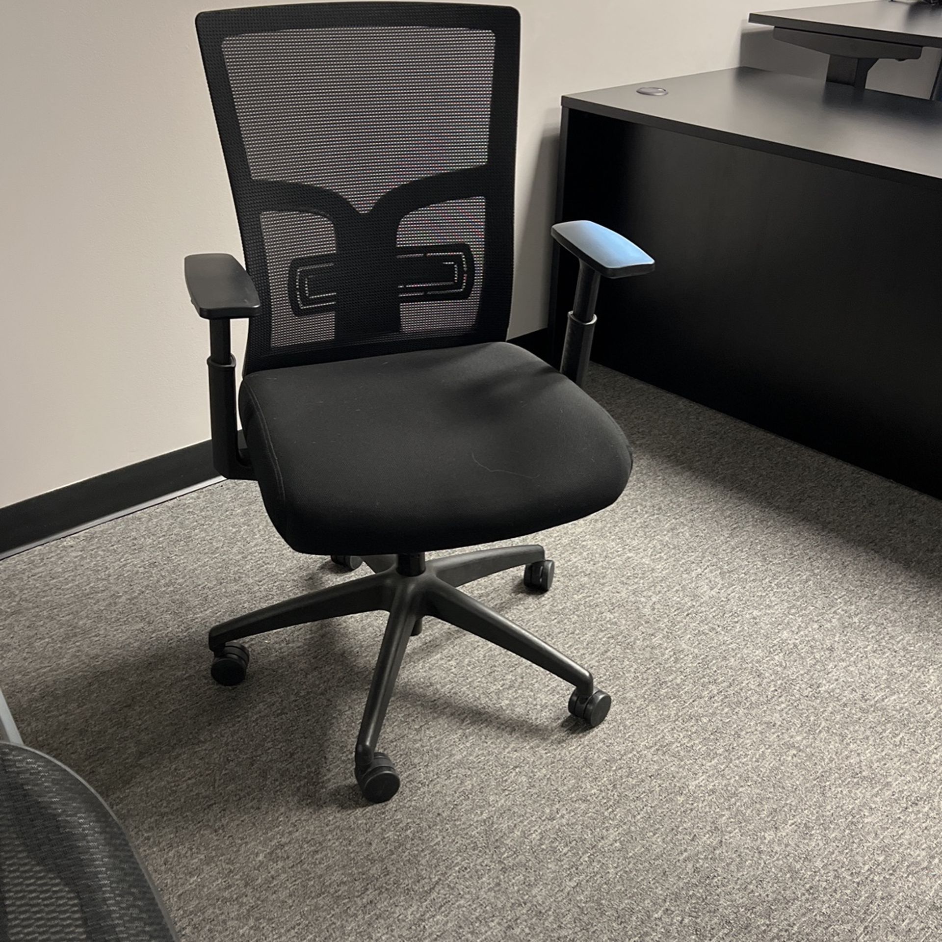 Desk Chair 2 for Sale in Chula Vista, CA OfferUp