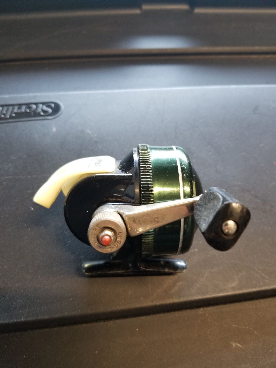 Vintage Johnson 710 Fishing Reel for Sale in Clayton, NC OfferUp