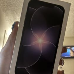 iPhone 17E // Black 256gb