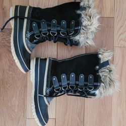 Sorel Women Size 7 Boots