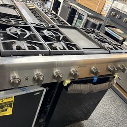 Thermador stainless steel 48 inch gas range top with griddle