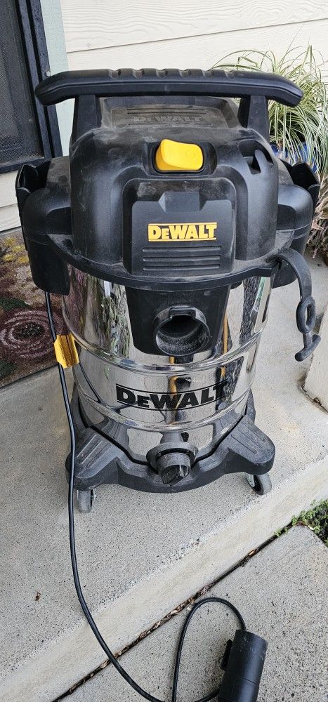 Dewalt wet dry shop vac