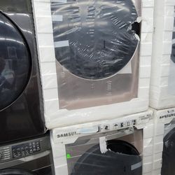 New In Box Samsung 4.5cu Ft Front Load Washer And Stackable Electric 220volt Dryer Set In Champagne 