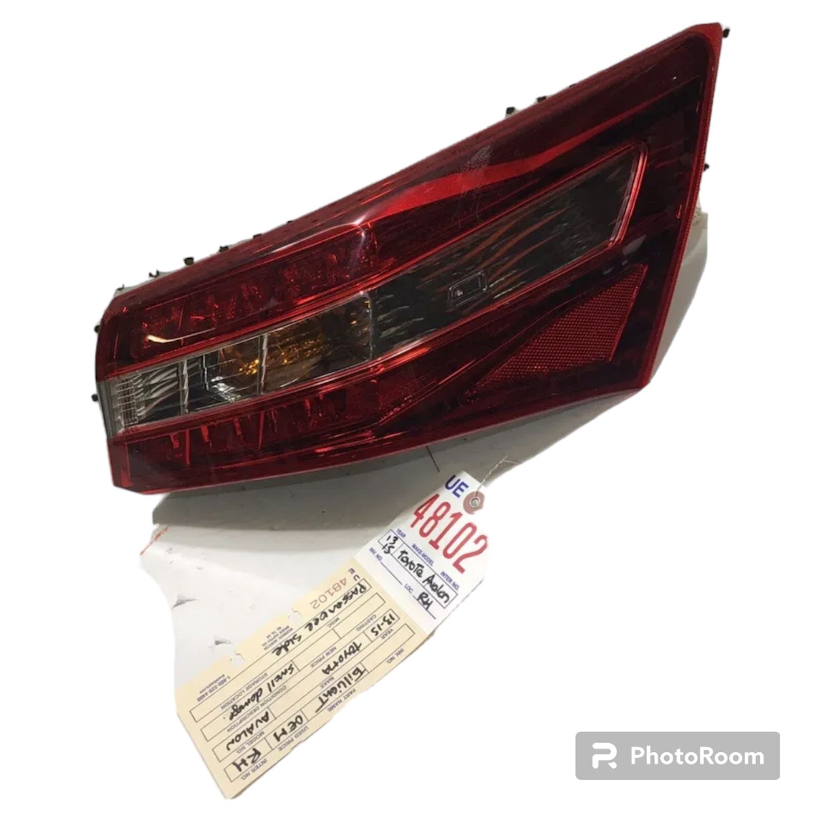 2013 2015 TOYOTA AVALON RIGHT SIDE TAIL LIGHT OEM