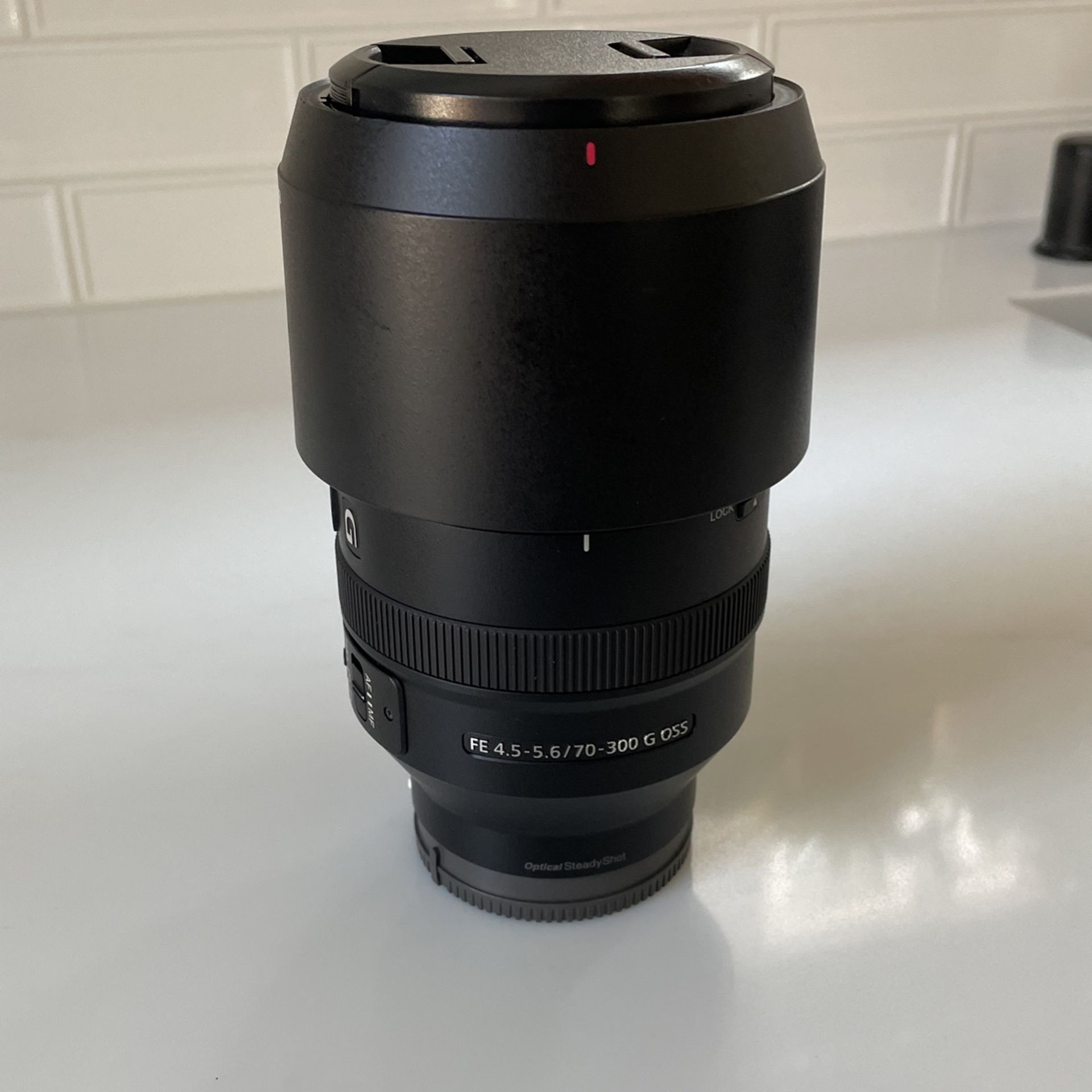 Sony - FE 70-300mm f/4.5-5.6 G OSS Telephoto Lens for Alpha E-mount Cameras - Black