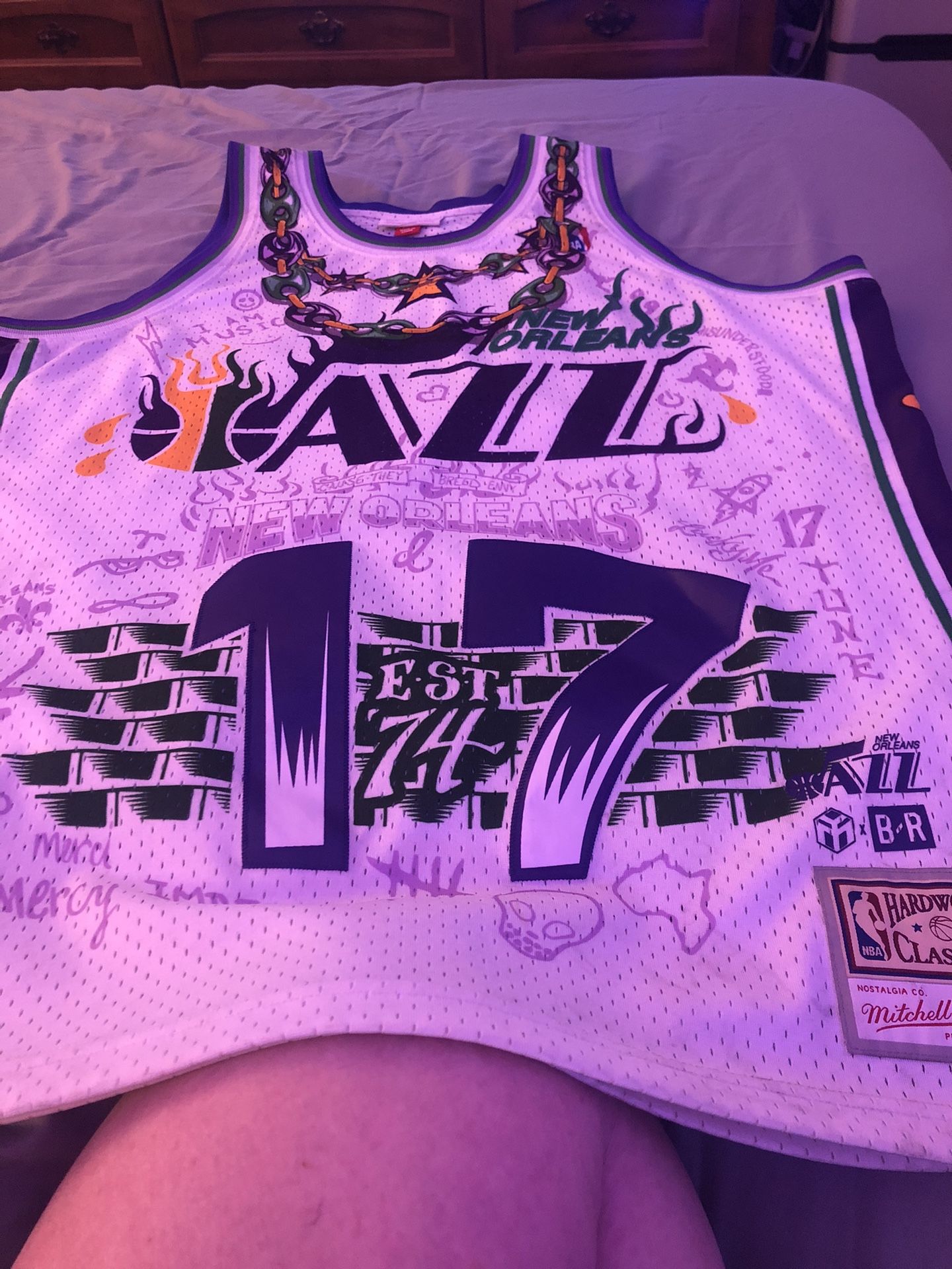 Mitchell& Ness “ Young Money “ #17 New Or leans Jazz Jersey
