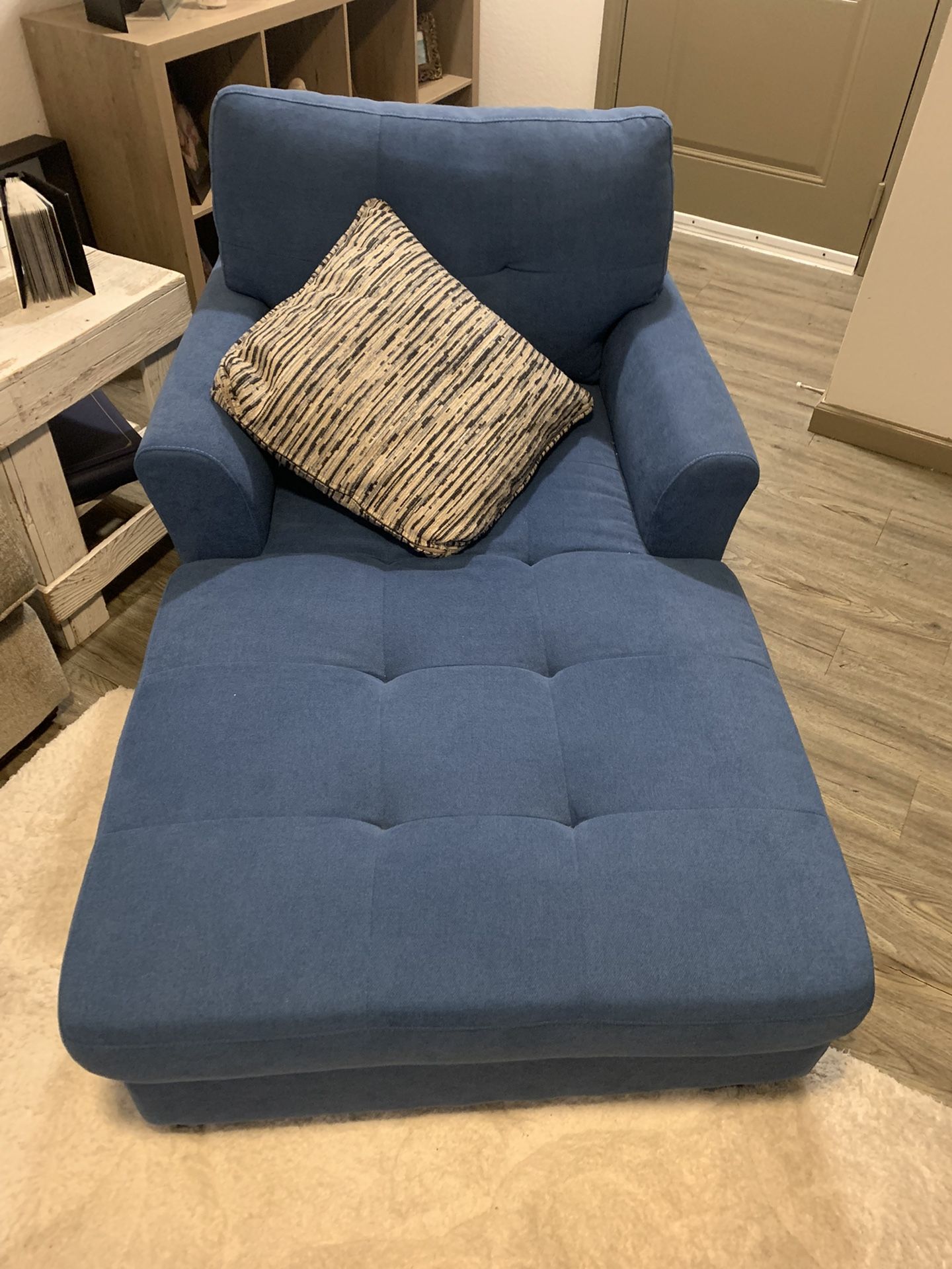 Chaise Lounge