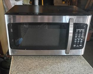 Hamilton Microwave Oven
