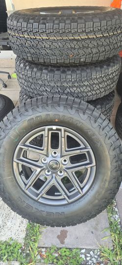 OEM Jeep Wheel & Tire 
Size: 245/75R17