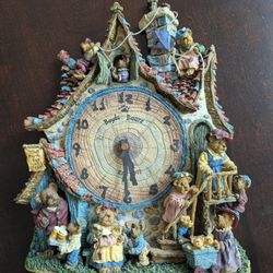 Vintage Elaborate Boyds Bear Danbury Mint 3D Clock Table Top or Wall Hanging, Cute & Still Works!