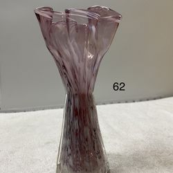 Vintage Hand Blown Art Glass Twisted Purple Amethyst Vase 7” x 4”. 
