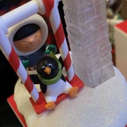 Swing In The Holiday’s Hallmark Keepsake 🎵🎼🎶  Ornament 1/2 Off❣️❤️💚♥️