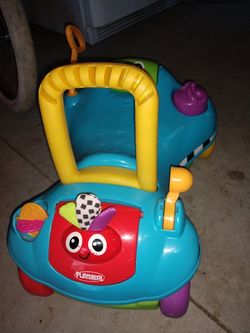 Learning to walk toy