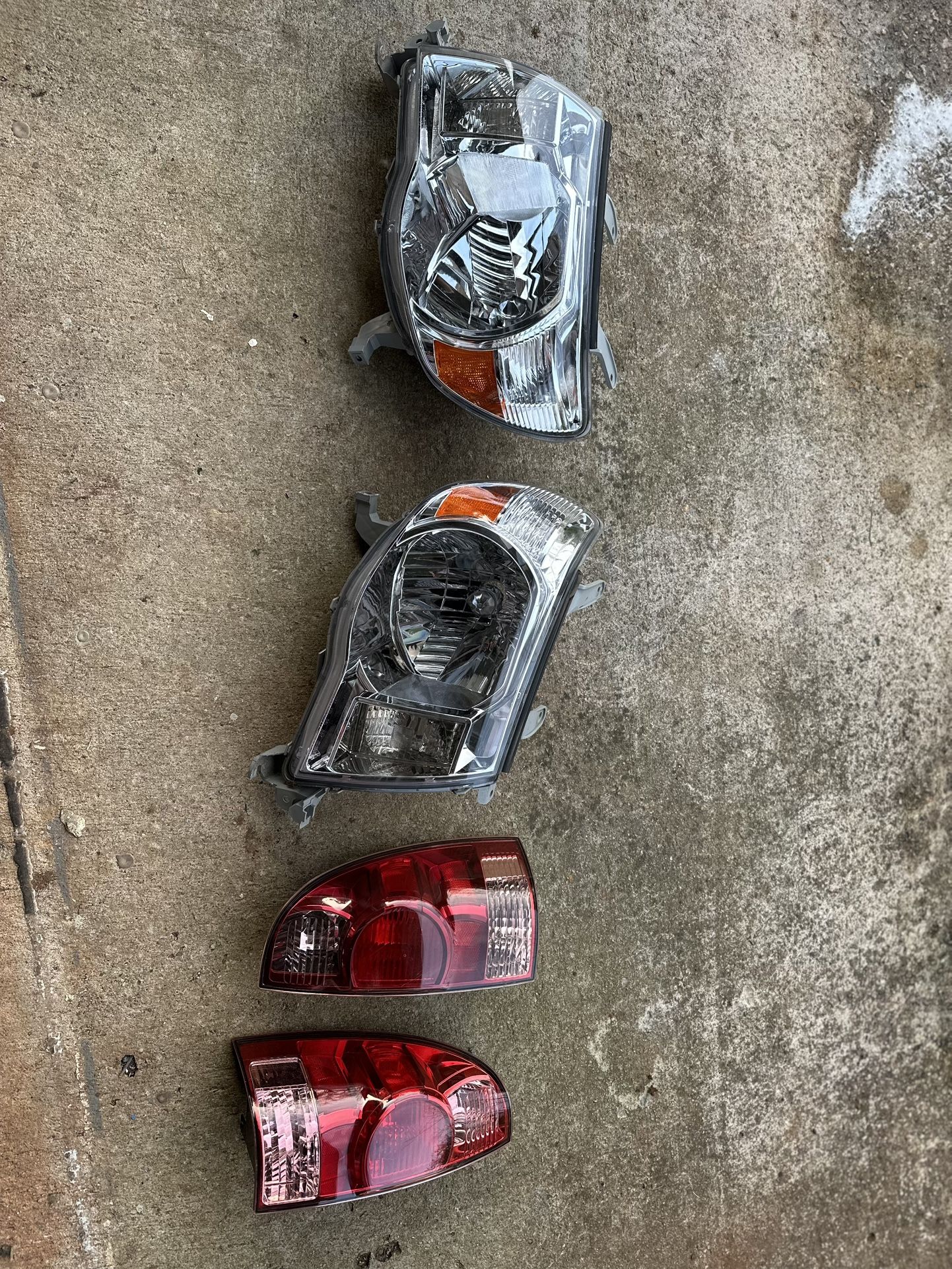 05/07- 2011 Toyota Tacoma Headlights And Tail Lights !