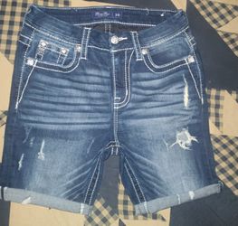 💜Miss Me Shorts Size 26💜