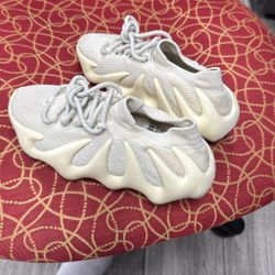 adidas yeezy size 4 