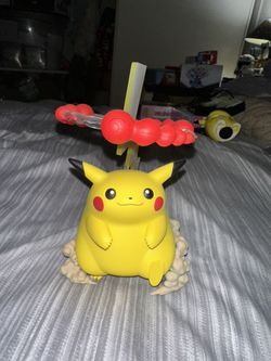 Pikachu Gigantamax Statue