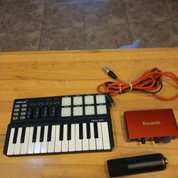 Panda Mini Beat Pad And Scarlett Interface With Mic