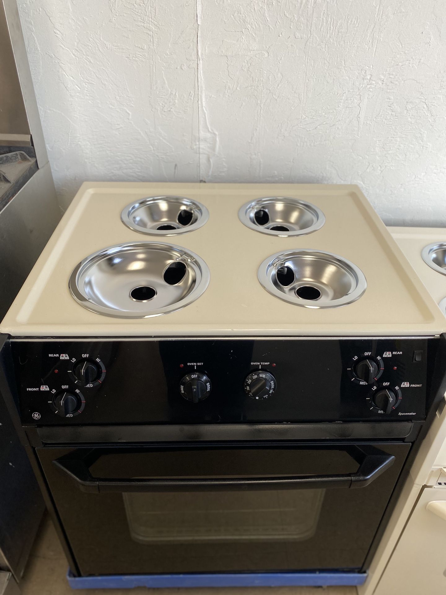 General Electric 27” Drop In Stove for Sale in Portland, OR OfferUp