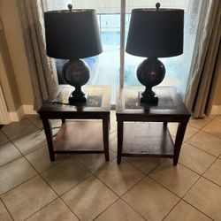 2 End Tables With 2 Matching Lamps.  Selling As A Set. 
