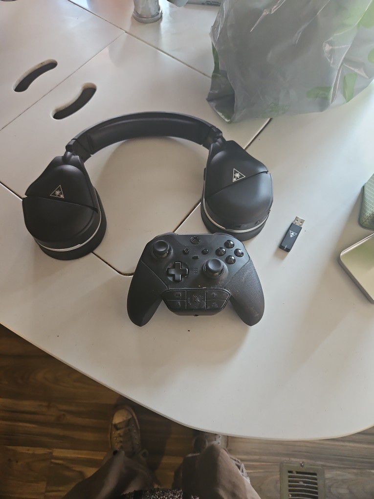 Turtle Beach Wireless Headset And Elite Series Controller For Xbox
